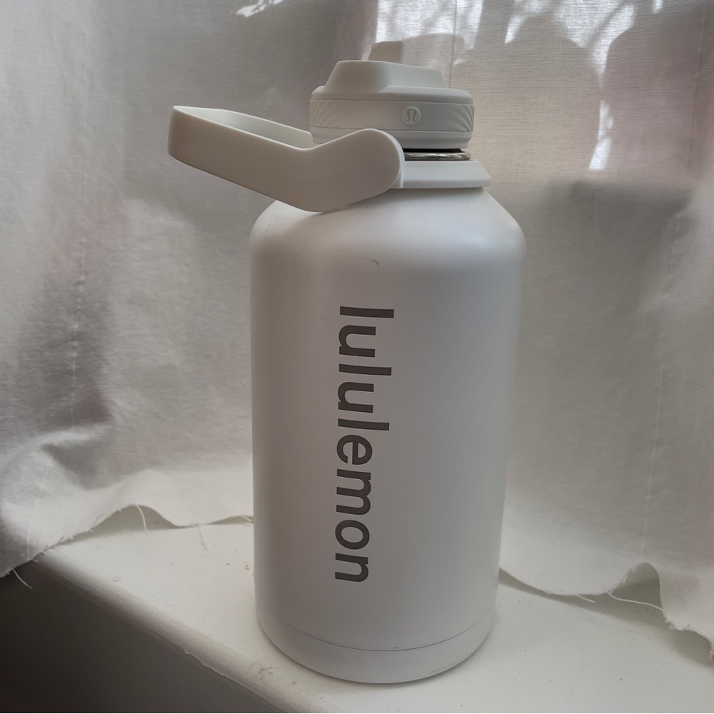 Lululemon Back to Life Sport Bottle 64oz